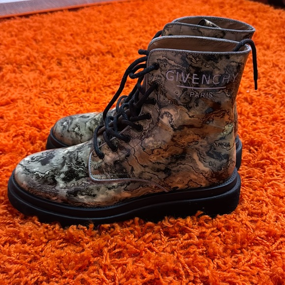 Givenchy boots - Picture 1 of 3